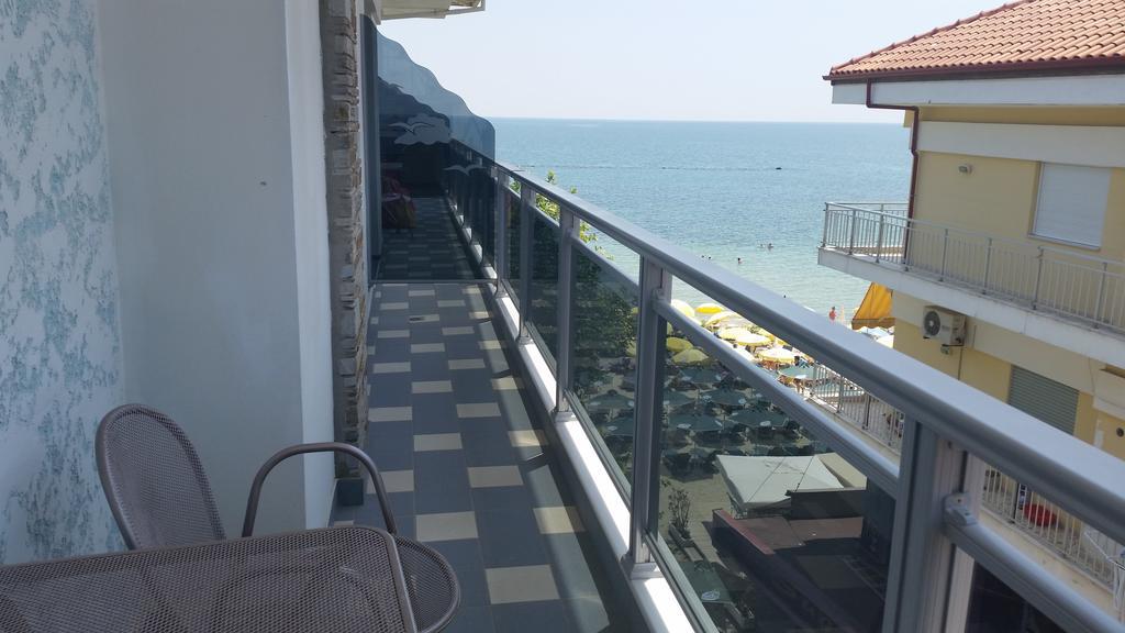 Κύματα Ξενοδοχείο Παραλία Εξωτερικό φωτογραφία